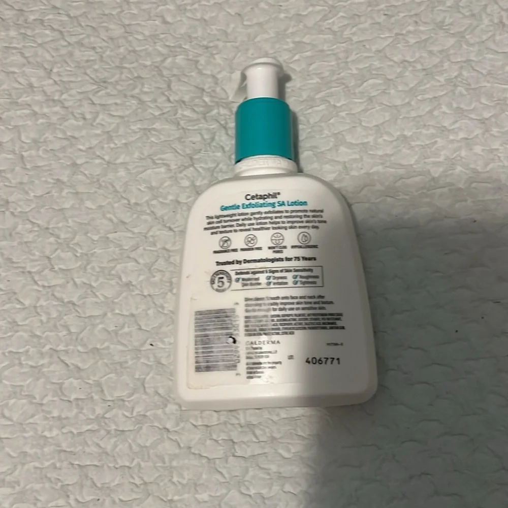 NWT Cetaphil Gentle Exfoliating Lotion - Picture 2 of 4